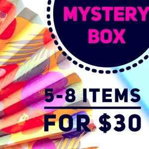 📦 A Mystery Box Capsule !!!